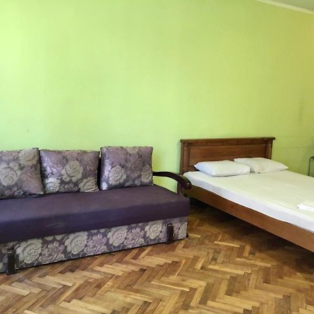 Svobody, Apartments Near The Opera Lviv Exterior foto